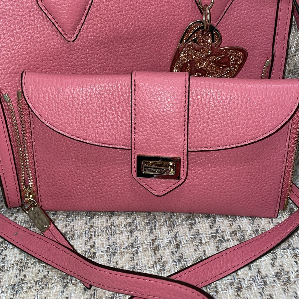 🔥 Henri Bendel Pink leather Mini Rivington with bag charm. - Picture 4 of 10